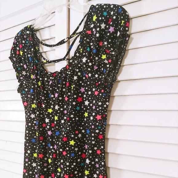 Star Pattern Top - Picture 2 of 7